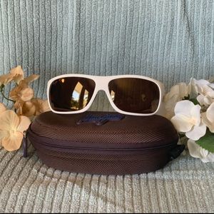 Maui Jim sunglasses. Island time MJ-237-05M